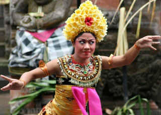 Balinese dancing - photo by Sheldon Hey