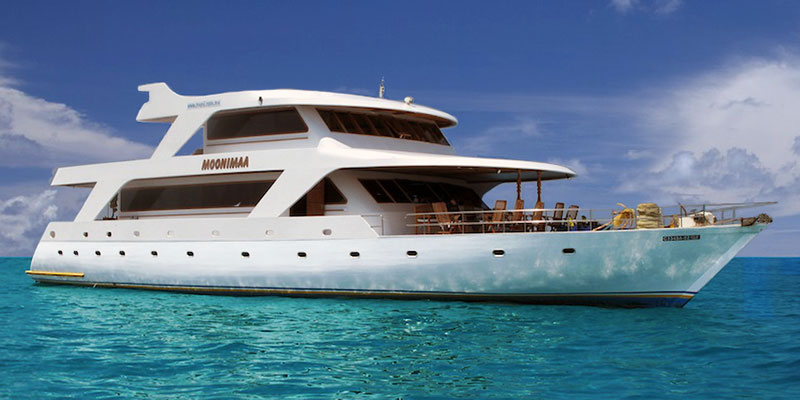 The lovely new liveaboard Moonima