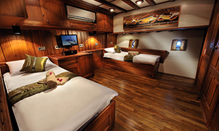 Find out more about the liveaboard Palau Siren