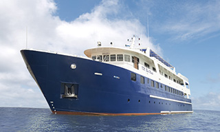 The lovely new Blue Manta liveaboard