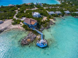 Local island housing, Turks and Cacos - photo courtesy of Jay Cee, Unsplash