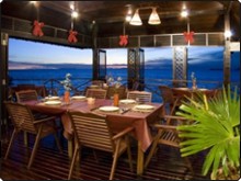 Dining at Mataking Dive Resort - photo courtesy of Kwan Fah Mun