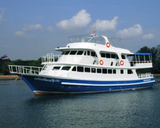 The DiveRace at Tab Lamu Pier, the port of departure for the Similan Islands