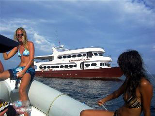 Approaching the Pawara from the dive dinghy at Hin Daeng, southern Thailand