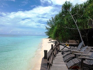 Lankayan Island, where the SIMCA offices are based