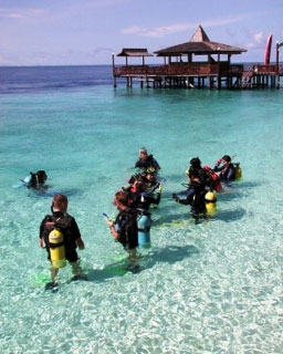 Shore diving in Sipadan - photo courtesy of Borneo Divers